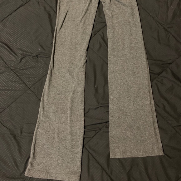 Aero yoga pants - Picture 3 of 3